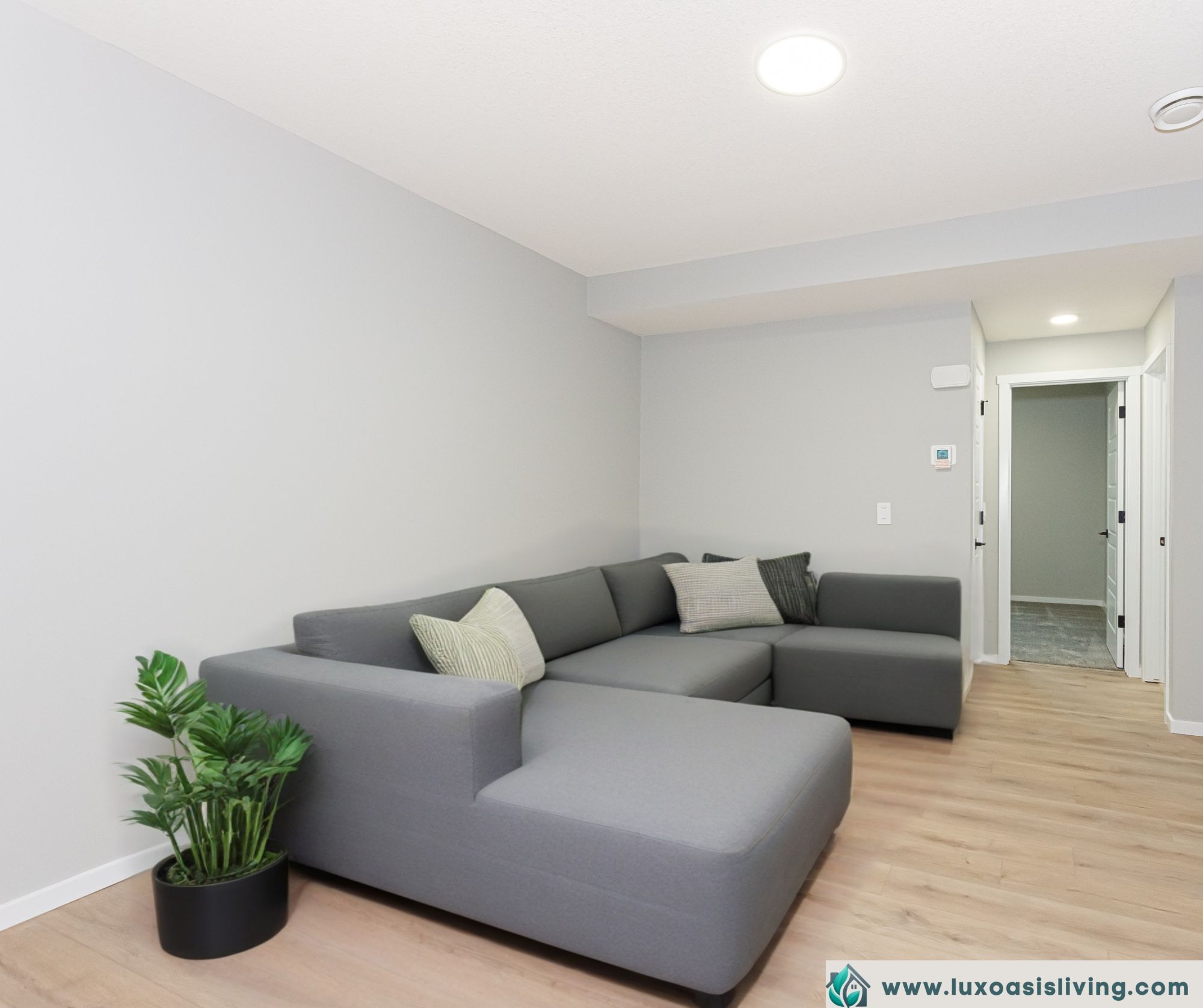Air-Conditioned Edgemont Basement Suite with Private Entrance & In-Suite Laundry