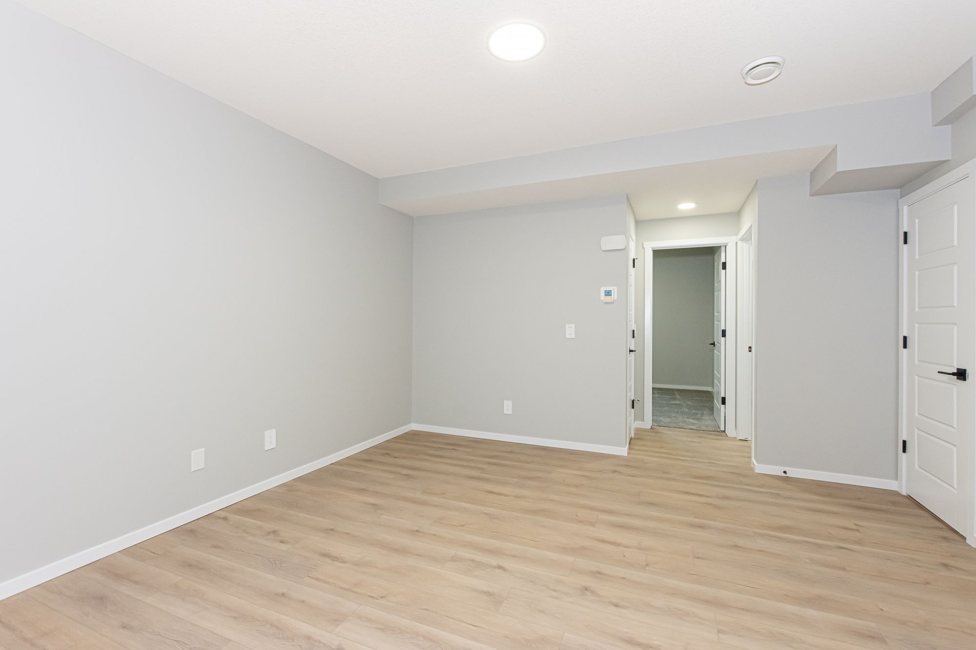 Air-Conditioned Edgemont Basement Suite with Private Entrance & In-Suite Laundry