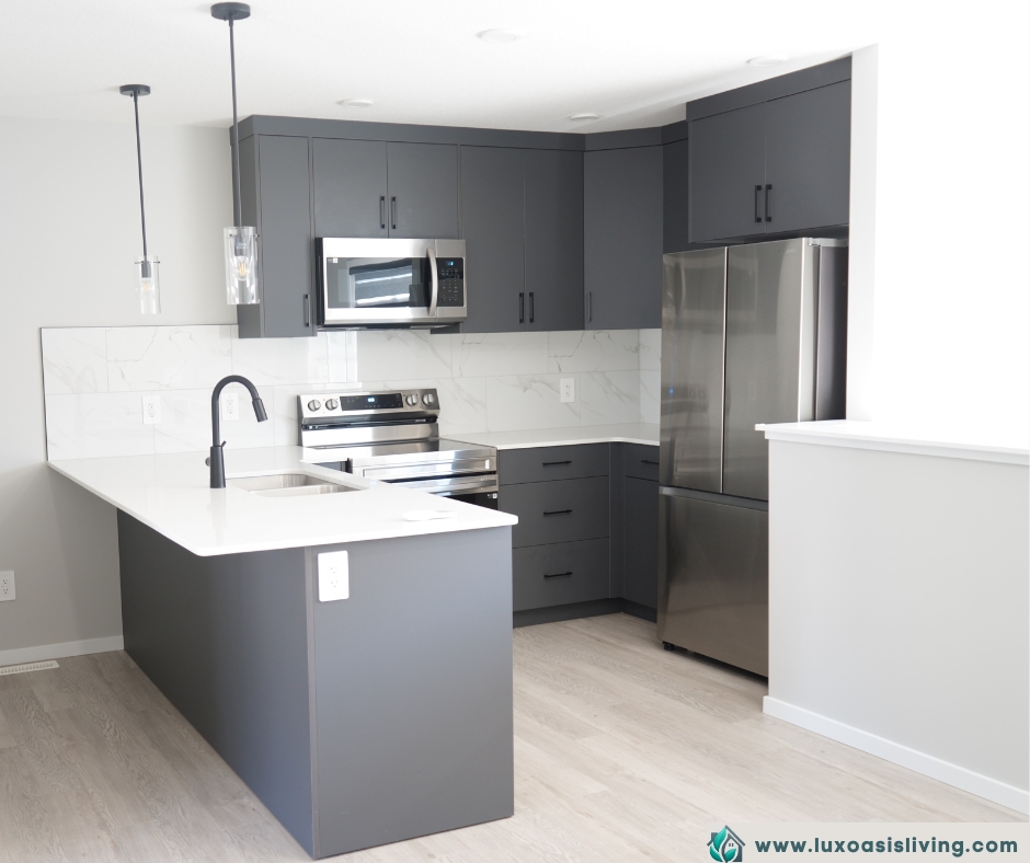 Air-conditioned 1-Bedroom Garden Suite with Private Entrance & In-Suite Laundry @ Edgemont